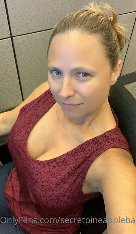 secretpineapplebabe onlyfans leak ass