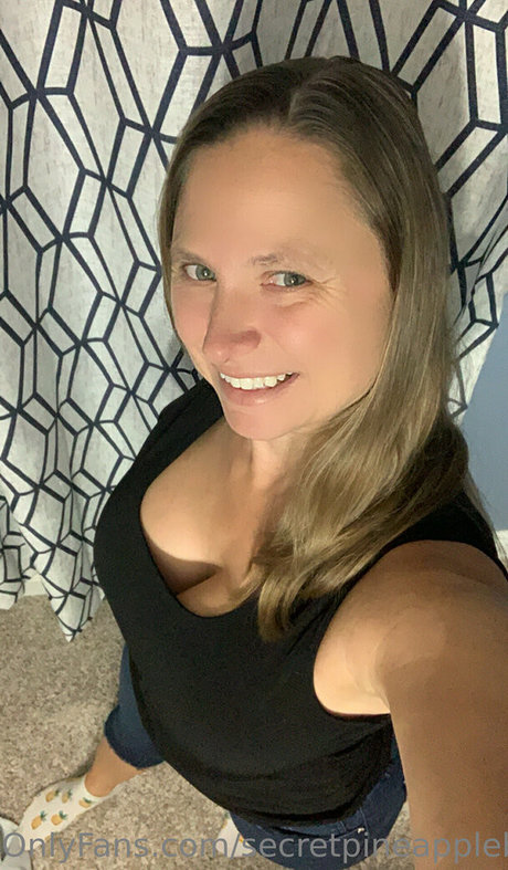 secretpineapplebabe onlyfans posts