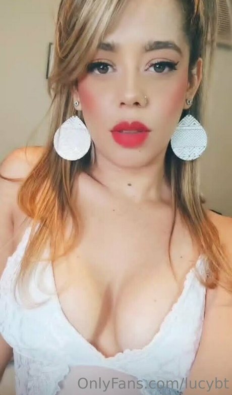 lucybt desnuda onlyfans