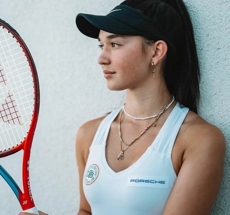 Eva Lys strip onlyfans