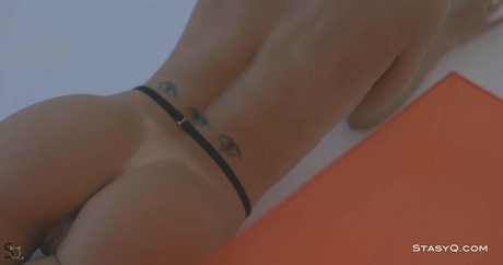 MollyK onlyfans pics