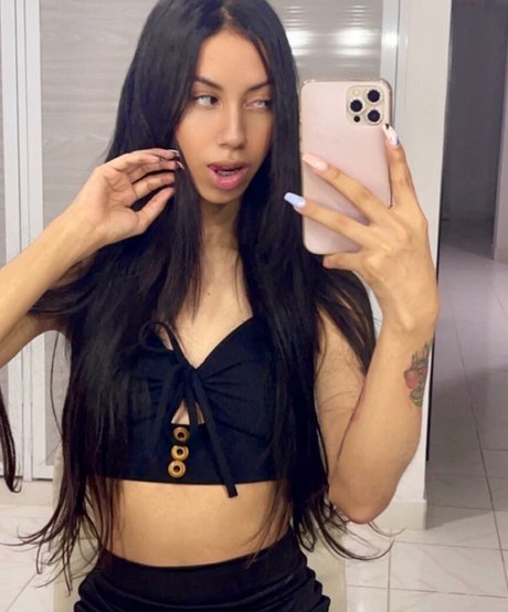 Karoll Valencia onlyfans sextape