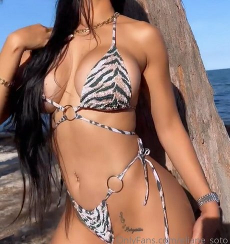 Eliane Soto onlyfans leaked tits