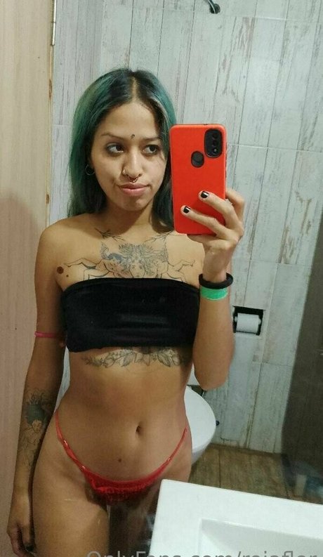 redbunniee onlyfans model photo