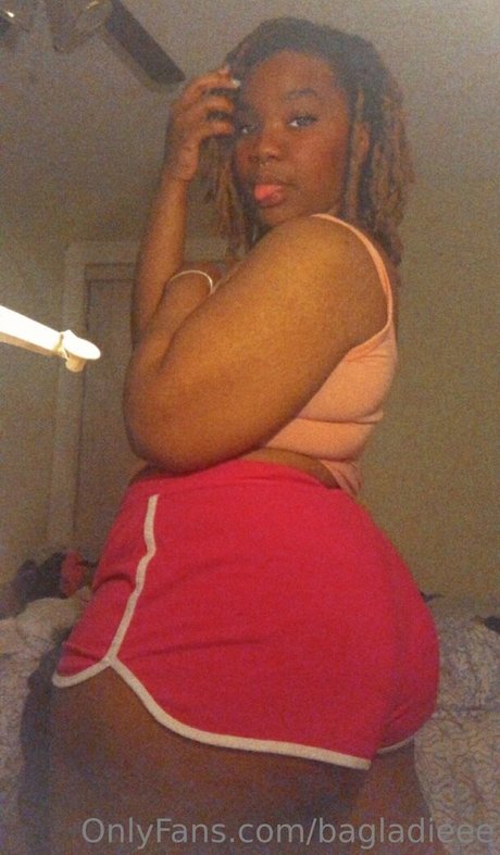 bagladieee only fans nude leaks