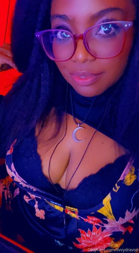 ohlivvynoir naked only fans