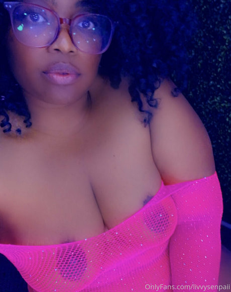 ohlivvynoir nudes onlyfans