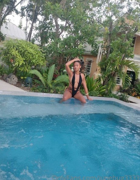 junebug3333 onlyfans model photos