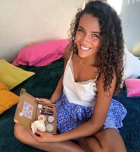 Illana Barry onlyfans pics nude