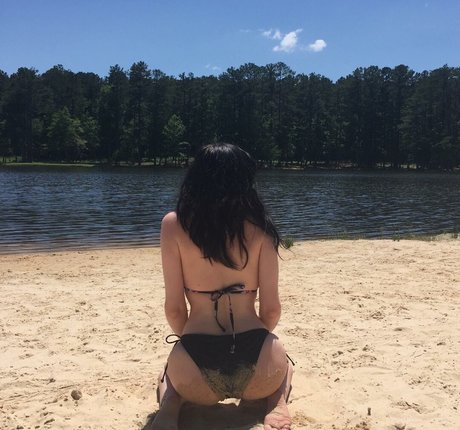 Nova Maelle onlyfans striptease