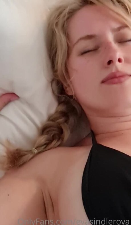 evasindlerova onlyfans page