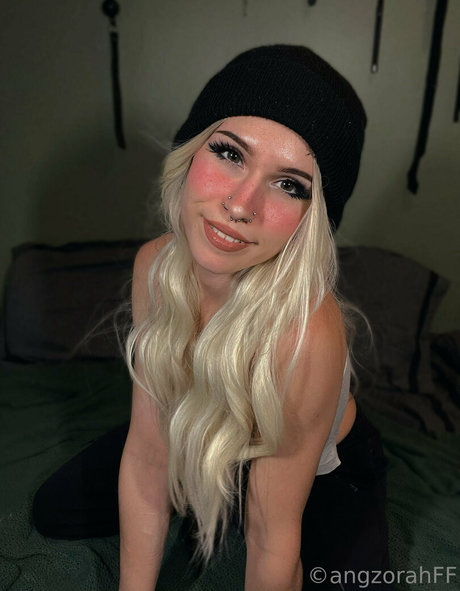 angzorahff onlyfans nude photos