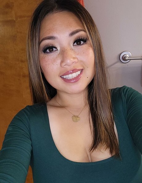 Miss Jee Yung hot onlyfans