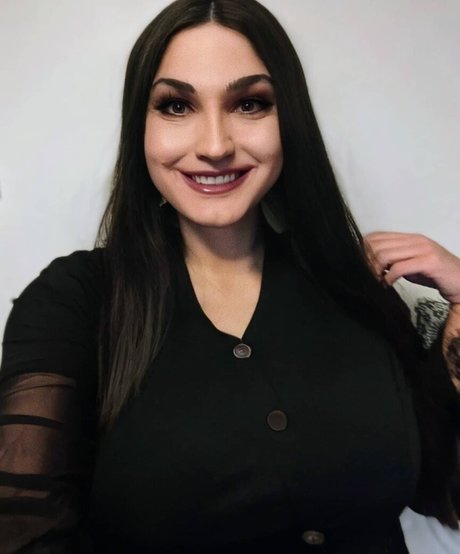 ThighHiBby leaks onlyfans