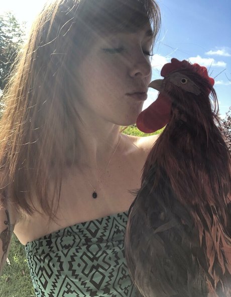 lilyevansfree onlyfans model