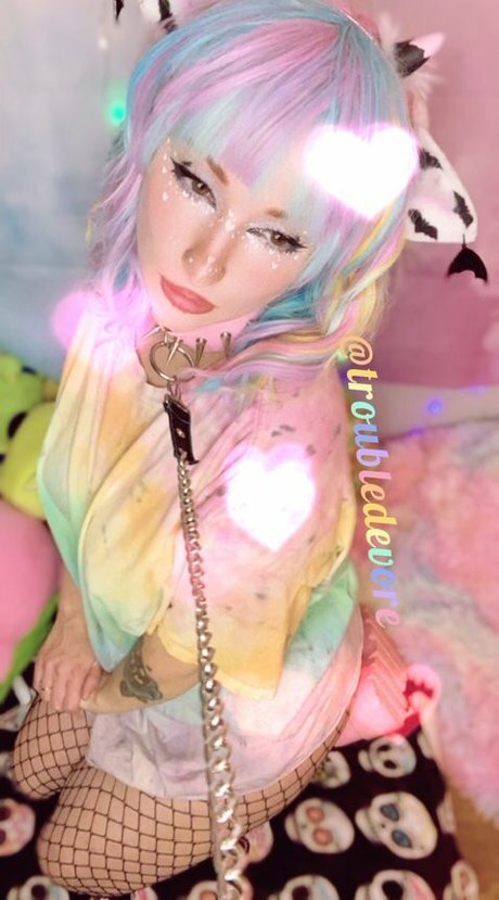 Triflindevore naked only fans