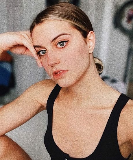 SophieSommers only fans nude