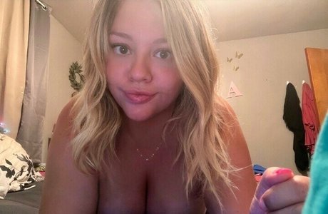 FefeCoco onlyfans lean