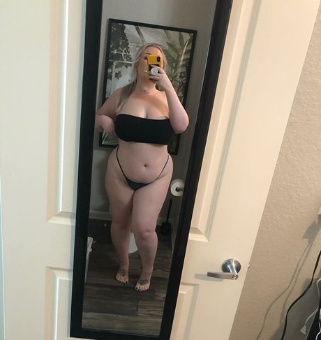 Bailey Bee onlyfans nude pics