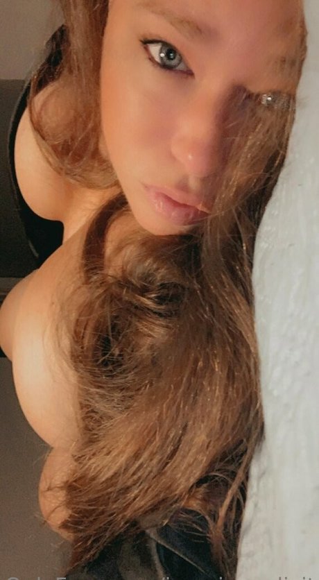 ivymiaexplicit onlyfans model photo