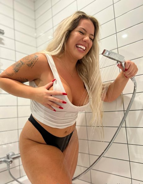 karlitathek onlyfans pic