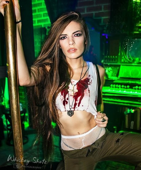 whiskey shotz onlyfans nude leak