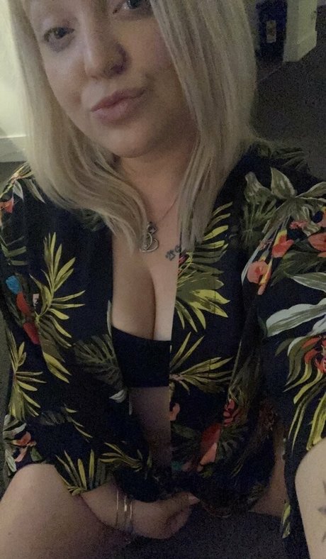 mommithiccc topless onlyfans