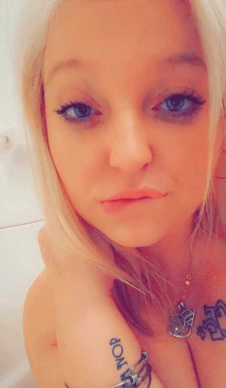 mommithiccc onlyfans nude