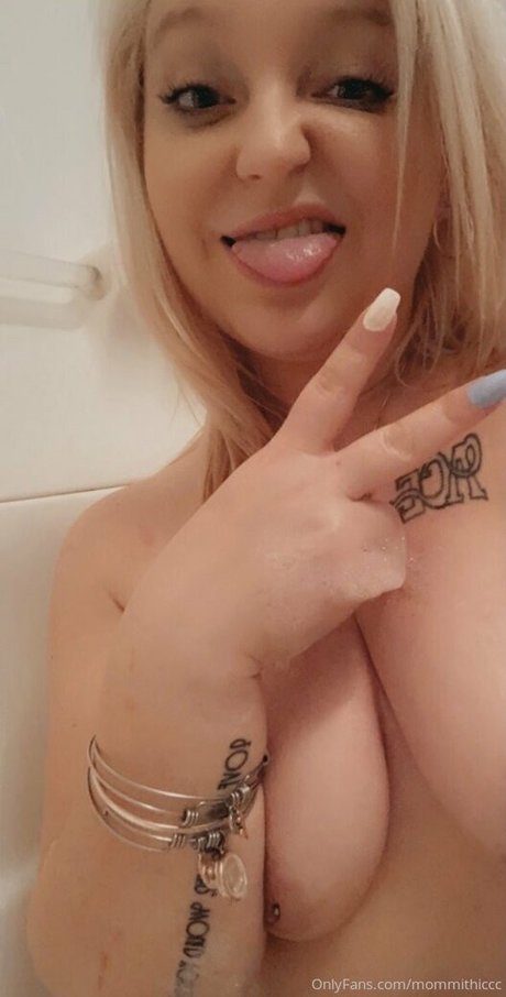 mommithiccc onlyfans leaked pictures