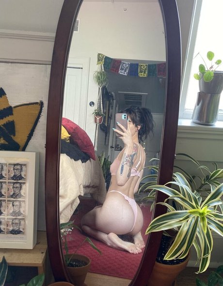 whoreticulture onlyfans model