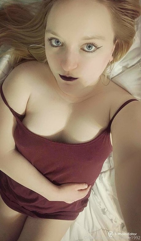 aprilrose1992 onlyfans.