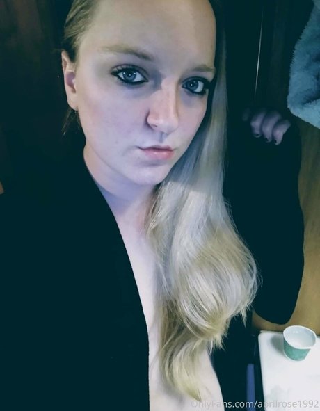 aprilrose1992 nudes leaked onlyfans