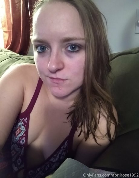 aprilrose1992 onlyfans nude