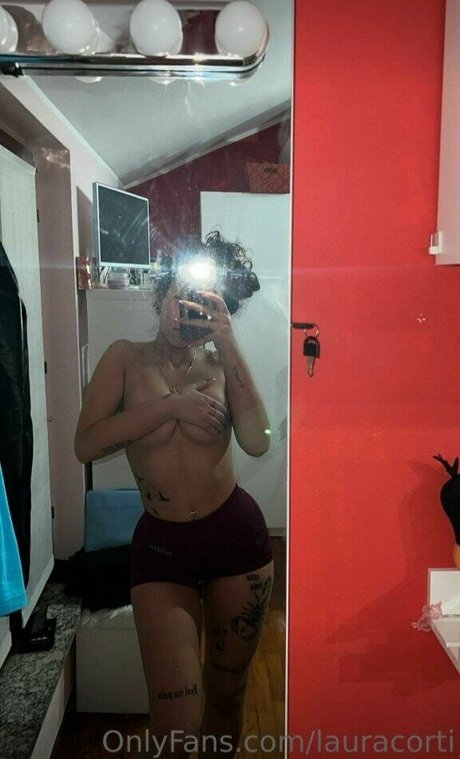 Laura Corti only fans naked