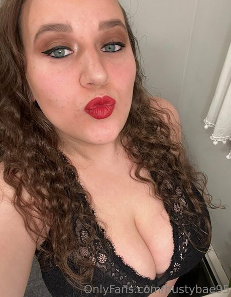 Bustybae95 nude onlyfans pics