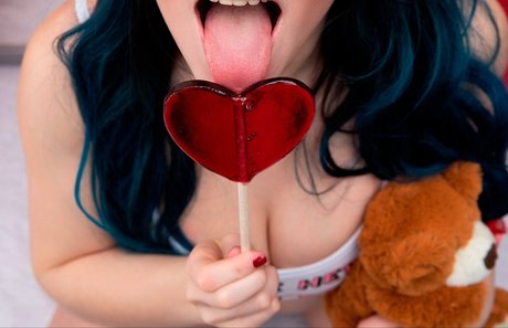 CuteMissLiz onlyfans model images