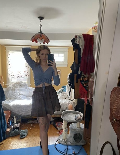 rosalindcorrupts onlyfans striptease