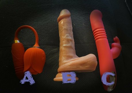 naughtylilnekofree is on onlyfans