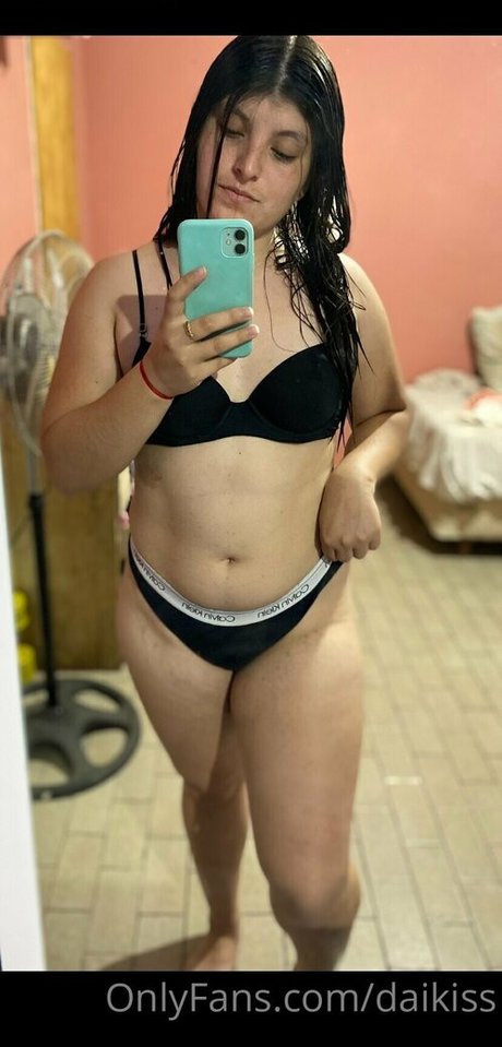 yourgirl naughty feet onlyfans