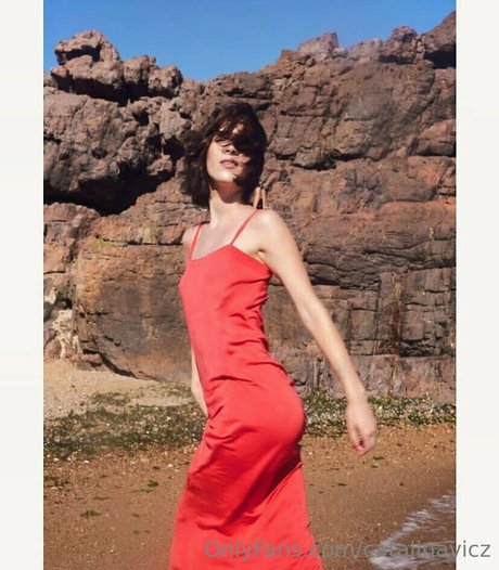 catalinavicz onlyfans model