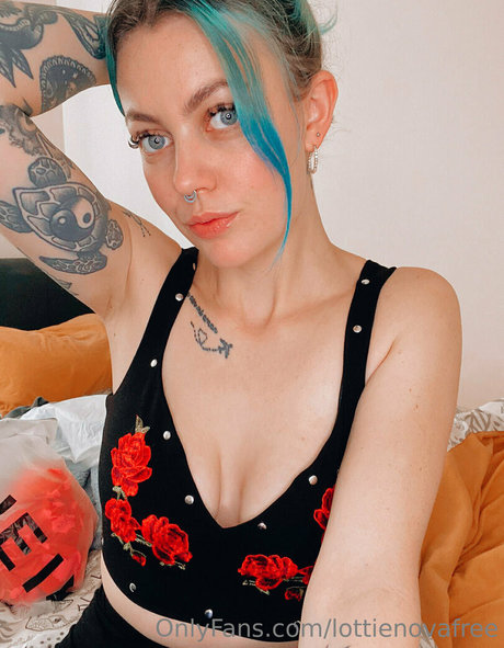 lottienovafree nudes onlyfans leak