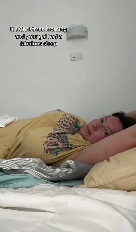 SliceOfSalami onlyfans nude content