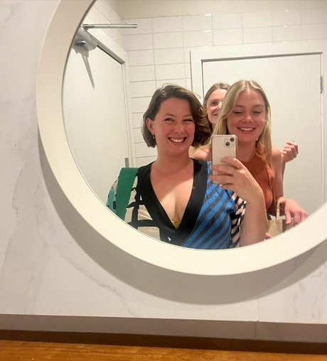 SliceOfSalami onlyfans strip tease