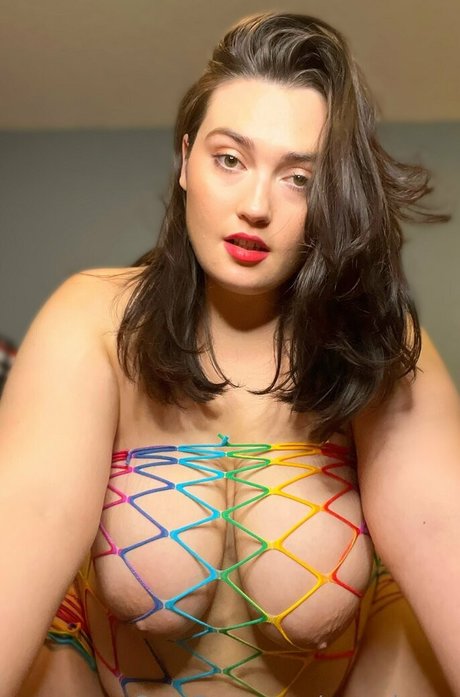 Roxyclover onlyfans public photos