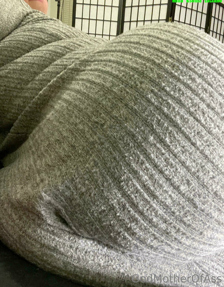 godmotherofassfree boobs onlyfans