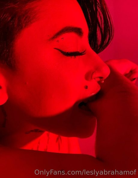 leslyabrahamof new onlyfans leak