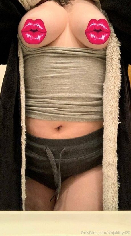 ninjakitty420 leaked onlyfans photos