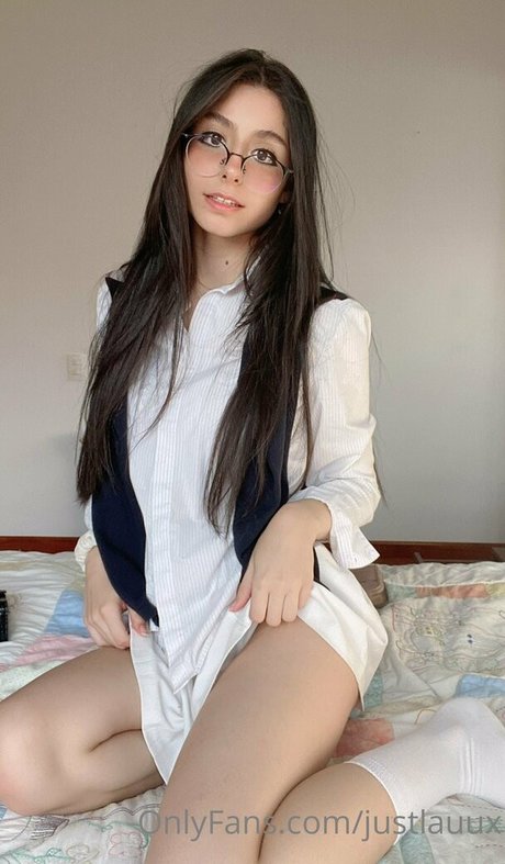 justleaax onlyfans nude tits