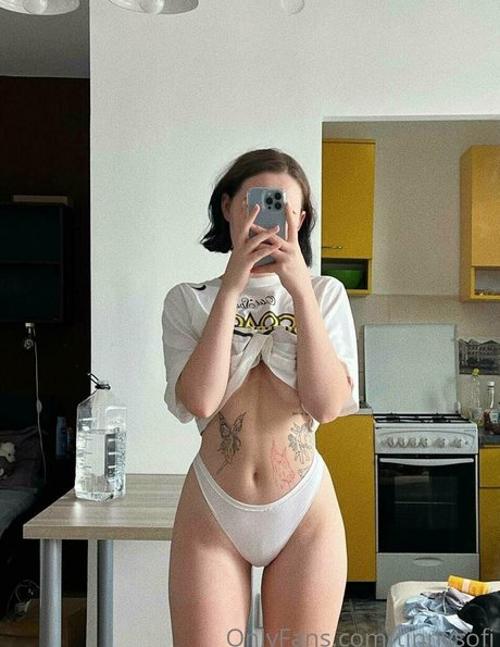 tinnysofi nude onlyfans