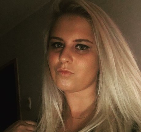 Barbara Szabo onlyfans model images